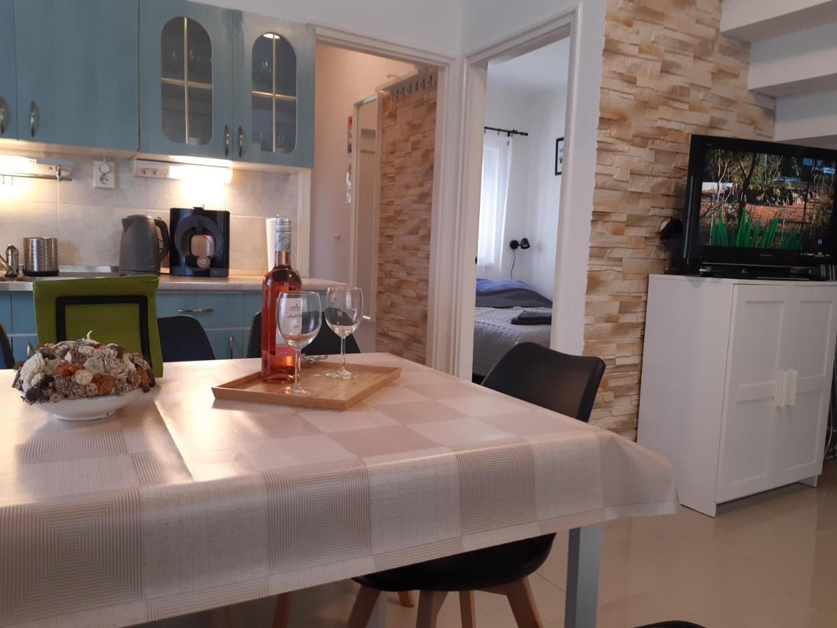 Holiday Home Balatonszarszo Luaran gambar