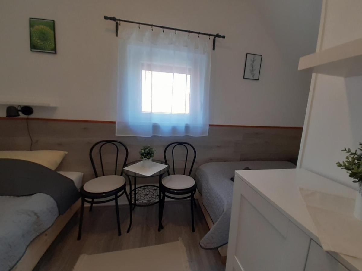 Holiday Home Balatonszarszo Luaran gambar