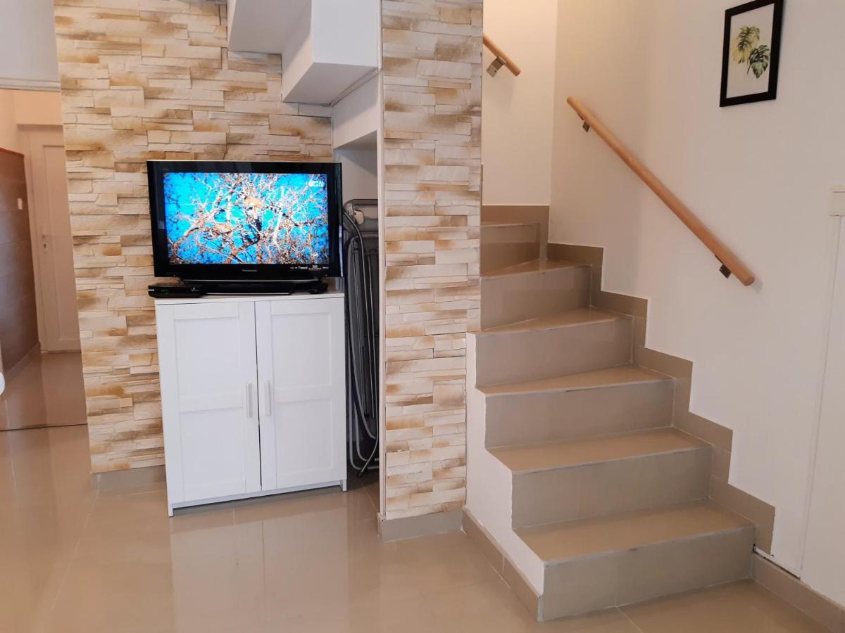 Holiday Home Balatonszarszo Luaran gambar