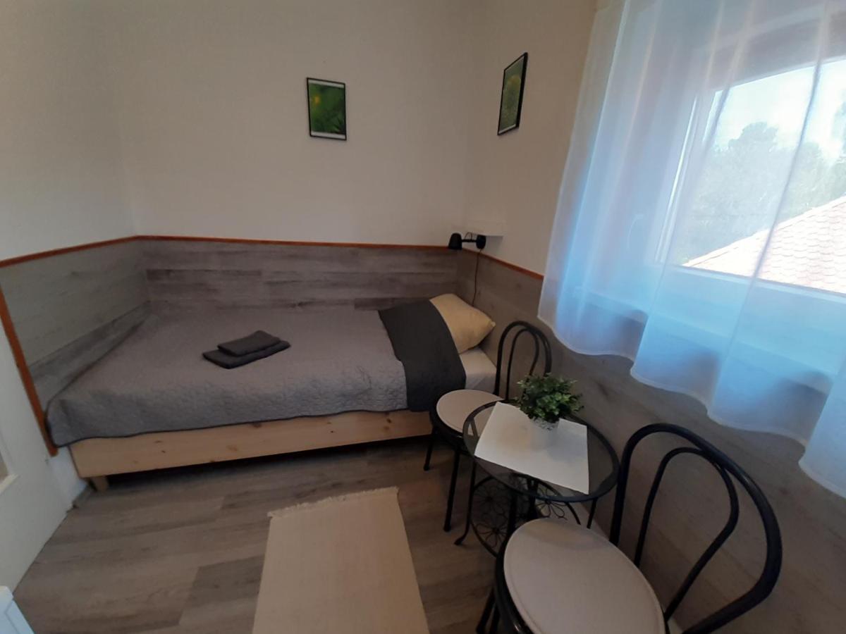 Holiday Home Balatonszarszo Luaran gambar