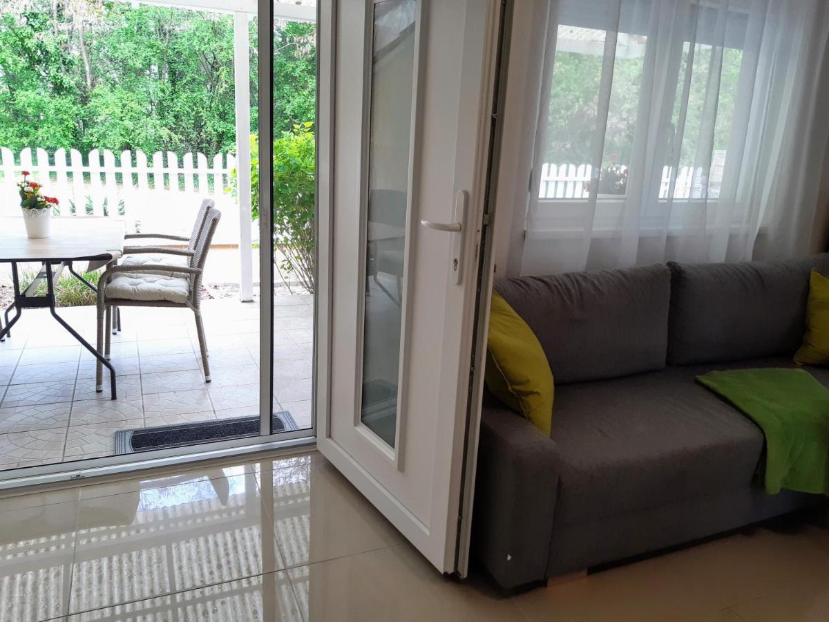 Holiday Home Balatonszarszo Luaran gambar