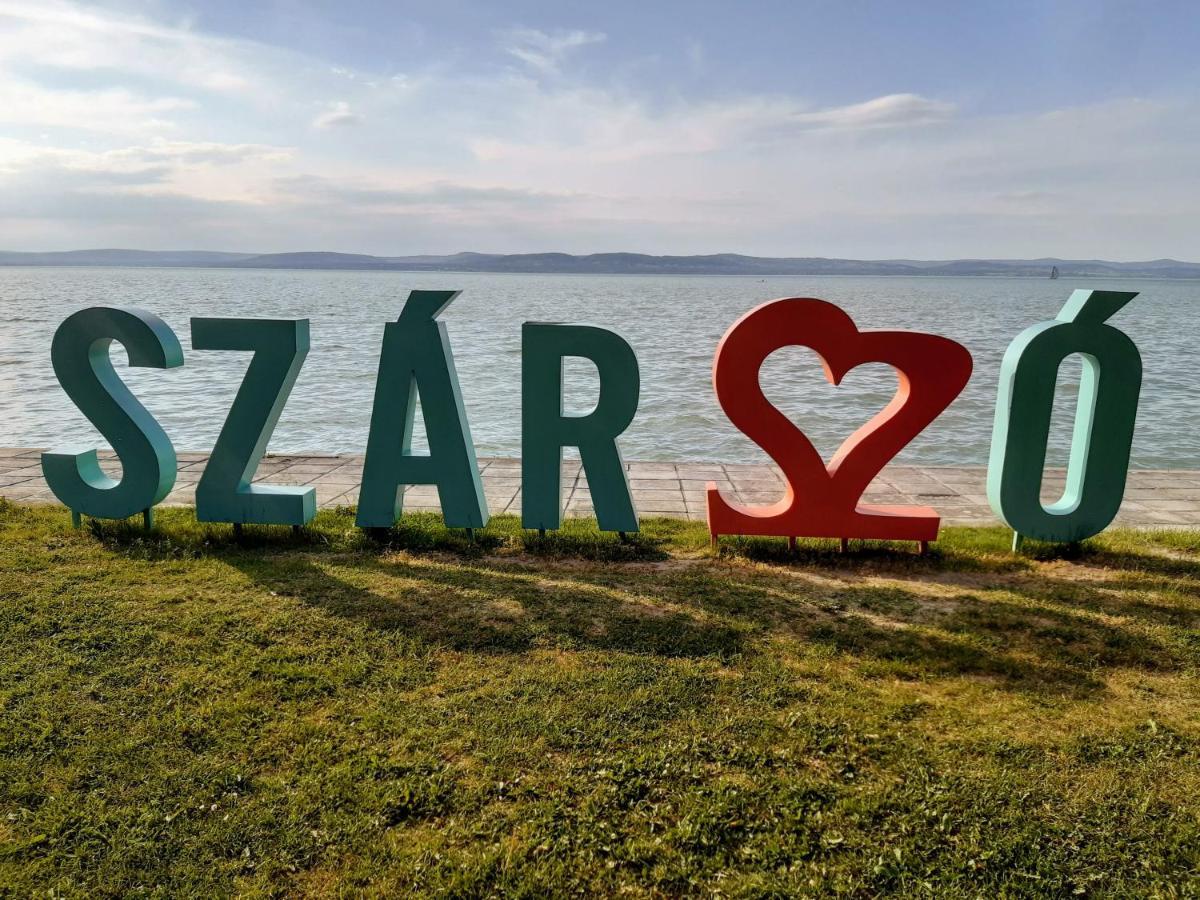 Holiday Home Balatonszarszo Luaran gambar
