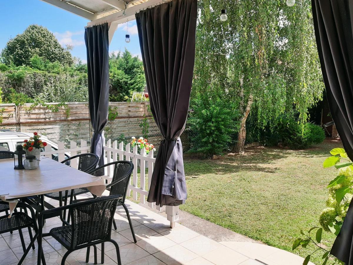 Holiday Home Balatonszarszo Luaran gambar