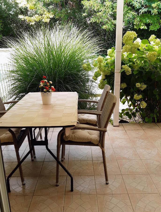 Holiday Home Balatonszarszo Luaran gambar